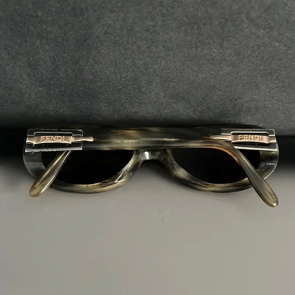 Fendi Gray Horn Sunglasses - Italy Fendi FE40133I Rectangle Sunglasses | Authorized Retailer  main image 4